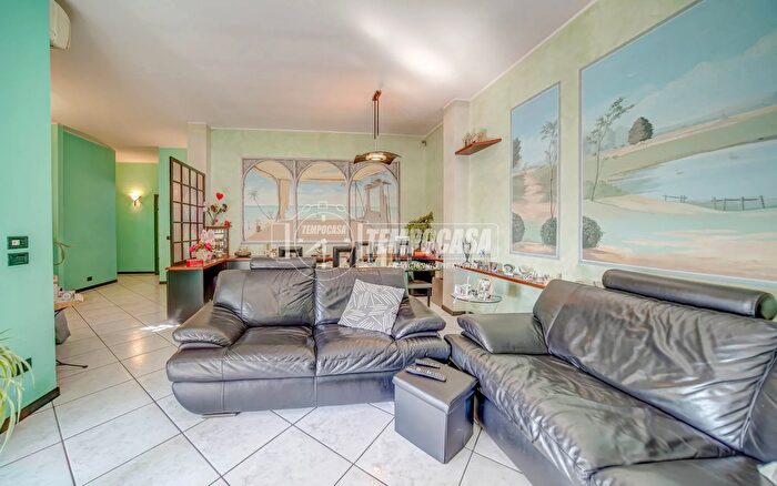 Appartamento trilocale in vendita in Via Milano, Turbigo