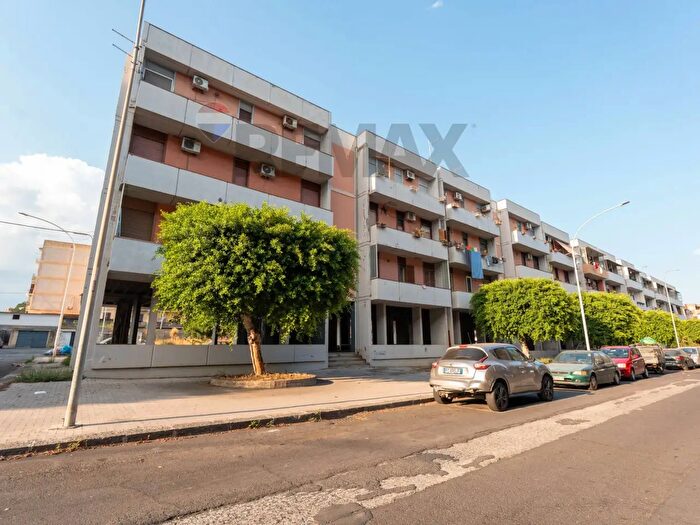 Appartamento con 6 locali in vendita in Villaggio Zia Lisa, Catania