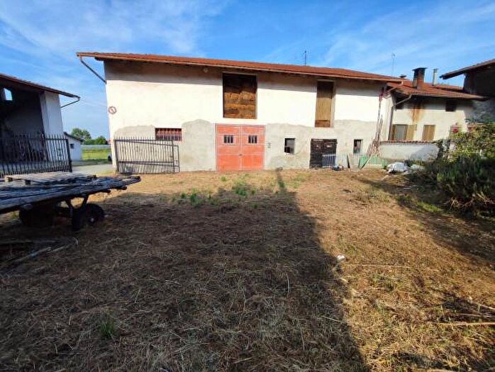 Casa quadrilocale in vendita in Via Vecchia della Valle, Revello