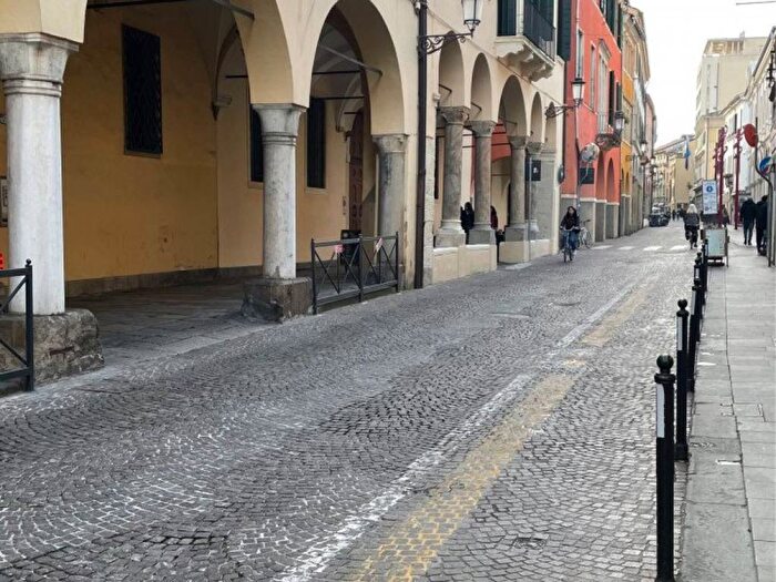 Appartamento con 5 locali in affitto in Santa Sofia Altinate, Padova