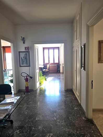 Appartamento con 5 locali in vendita in Firenze