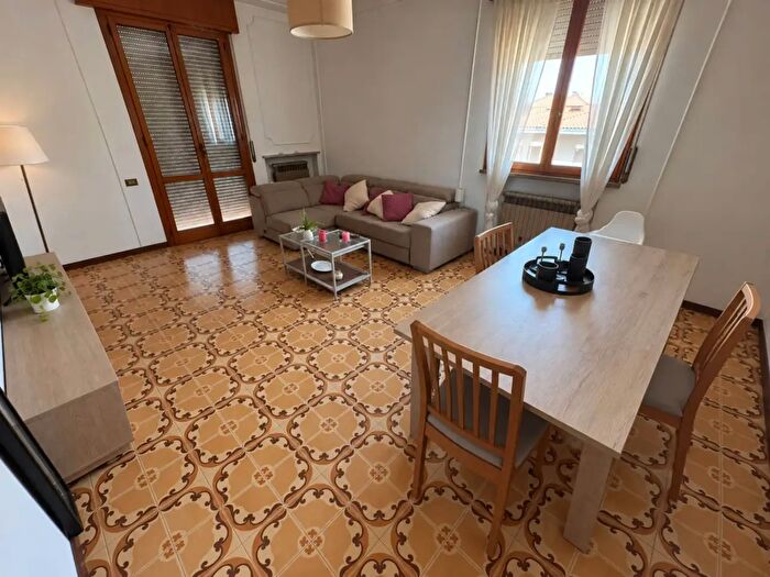 Appartamento con 5 locali in vendita in Mirandola