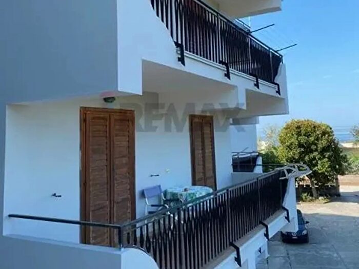 Appartamento trilocale in vendita in Contrada Cartolano, Falerna