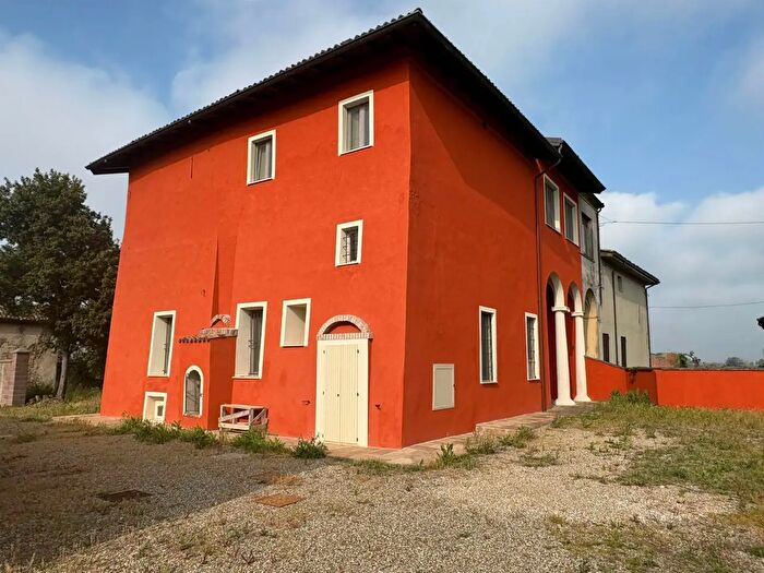 Casa con 7 locali in vendita in Podenzano