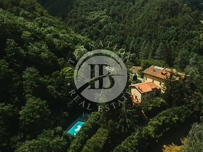 Casa con 6 locali in vendita in Castelnuovo di Garfagnana