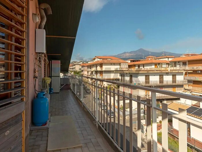 Appartamento quadrilocale in vendita in Via Santa Maria La Stella, Aci SantAntonio