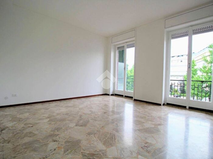 Appartamento trilocale in affitto in Via Luigi Galvani, Ospedale Civile, Brescia