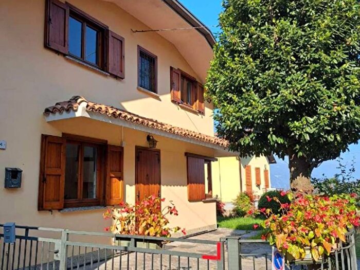 Casa quadrilocale in affitto in via casate, Centro, Bellagio