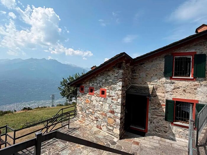 Casa bilocale in vendita in Poira, Civo