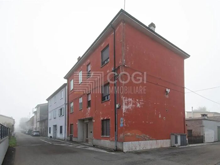Casa con 7 locali in vendita in Via Borgo Pescatori, Massa Lombarda