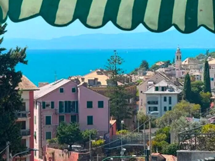 Appartamento trilocale in vendita in Via alla Chiesa, Pieve Ligure