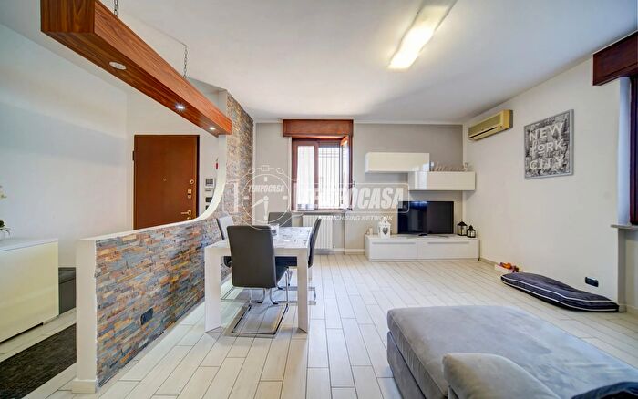 Case in Vendita e in Affitto - 3