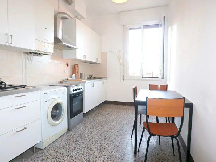 Appartamento trilocale in affitto in Via Castiglione, Bologna