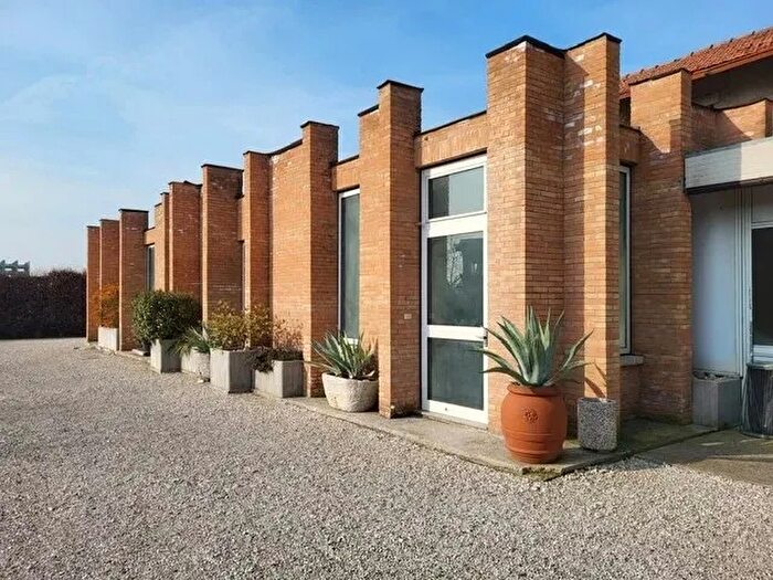 Casa con 20 locali in vendita in Vazzola