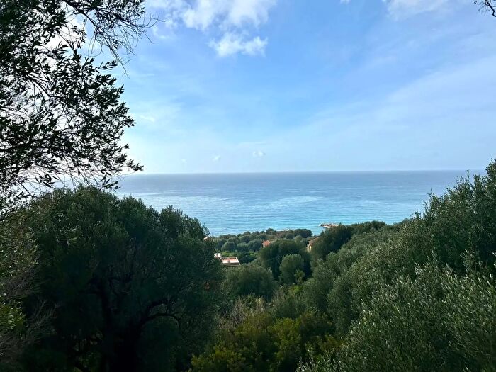 Casa trilocale in vendita in Via Chiusa, Pisciotta