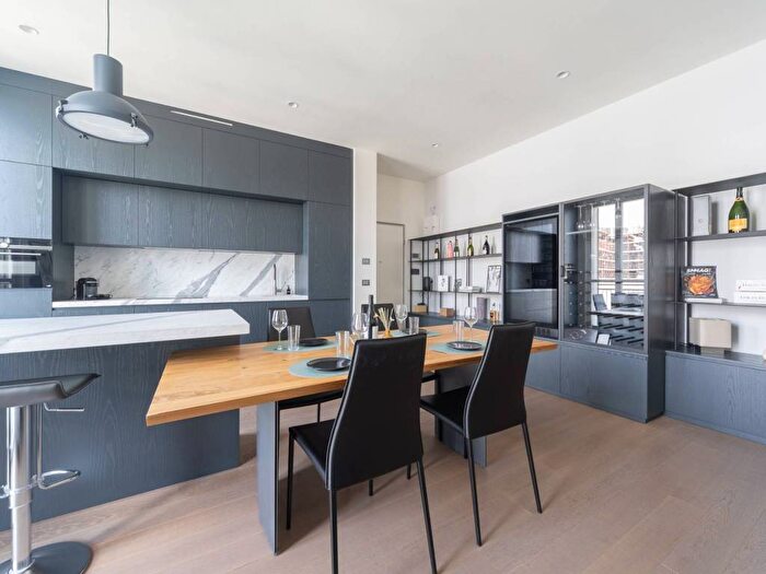 Appartamento bilocale in affitto in Via Giacomo Watt, Barona, Milano