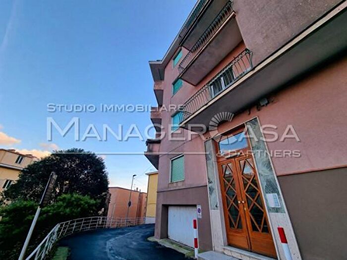 Appartamento quadrilocale in vendita in Via delle Gardenie, Rapallo