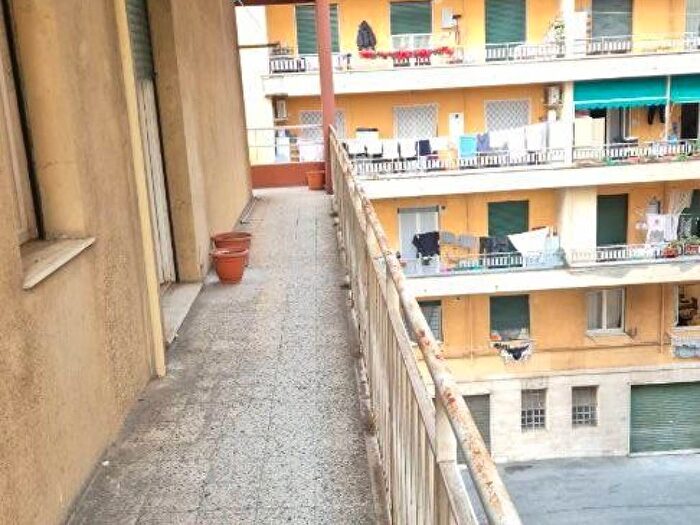 Appartamento trilocale in affitto in Via Aldo Manuzio, San Fruttuoso, Genova