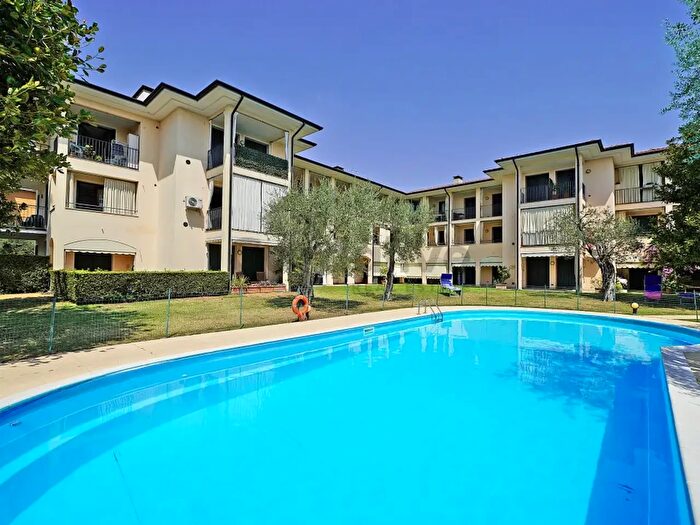 Appartamento bilocale in vendita in Via Gabriele d'Annunzio, Toscolano Maderno