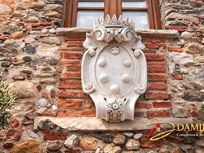Casa quadrilocale in vendita in Forte Dei Marmi