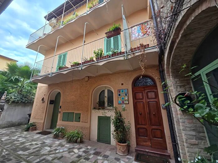 Appartamento quadrilocale in vendita in Via Patrono dItalia, Assisi