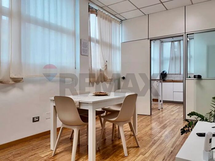 Appartamento trilocale in vendita in Via Maggini, Ancona