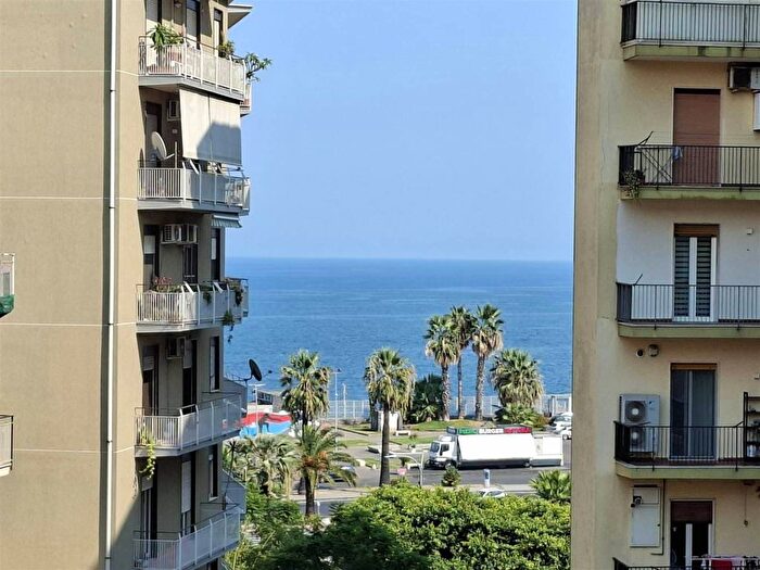 Appartamento con 5 locali in affitto in Viale Jonio, Corso Italia Europa, Catania