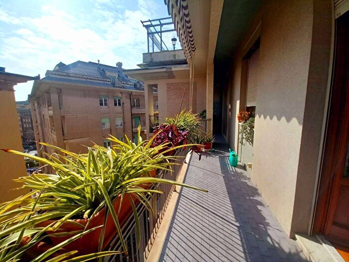 Appartamento con 5 locali in affitto in mura di San Bernardino, Castelletto, Genova