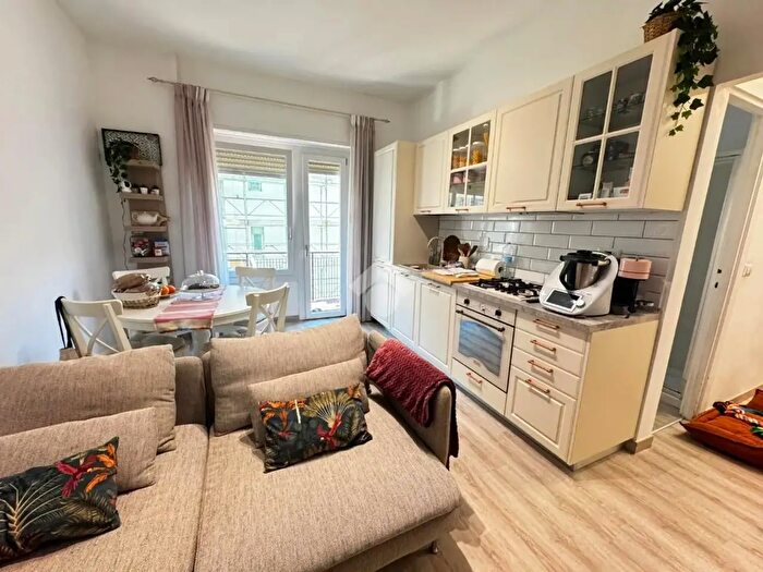 Appartamento con 5 locali in vendita in Via Manfredo Fanti, Genova