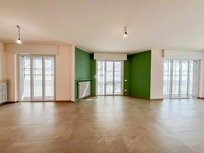 Appartamento quadrilocale in vendita in Via Maria Virginia Staurenghi, Varese