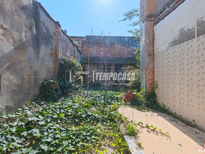 Casa con 6 locali in vendita in Via Risorgimento, Lugo