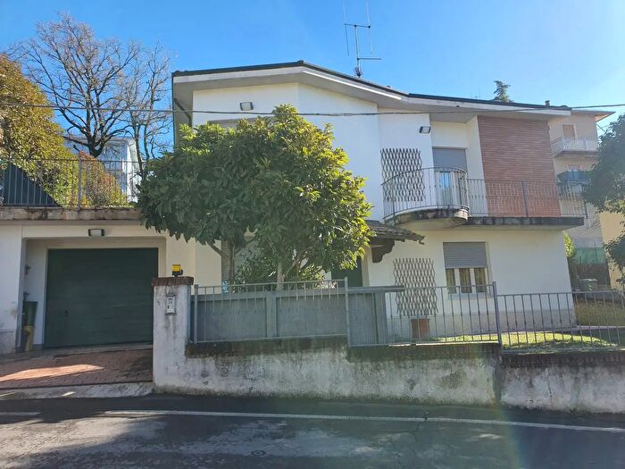 Casa con 6 locali in vendita in Via Marconi, Fornovo Di Taro