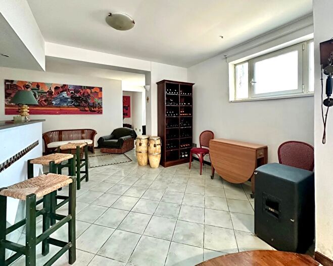 Appartamento bilocale in vendita in Via di Pozzuoli, Napoli