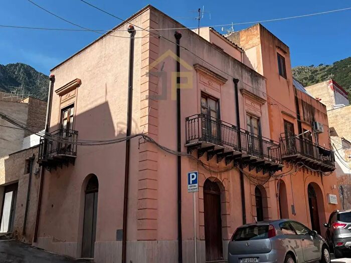 Casa con 5 locali in vendita in Quintino Sella, Castellammare Del Golfo