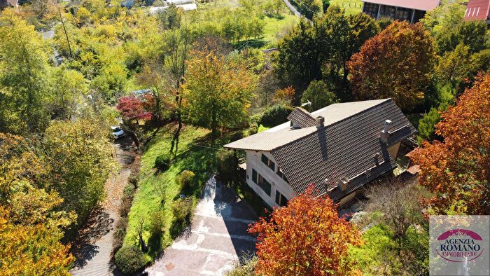 Casa con 9 locali in vendita in Via Menacciano, Pontinvrea