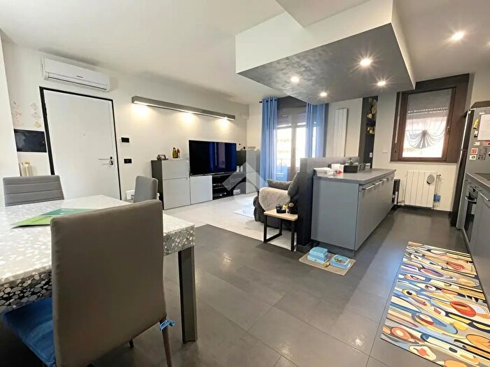 Appartamento trilocale in vendita in Via Cristoforo Colombo, Cornaredo