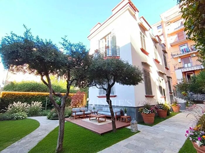 Casa con 5 locali in vendita in Via Margherita di Savoia, San Giorgio A Cremano
