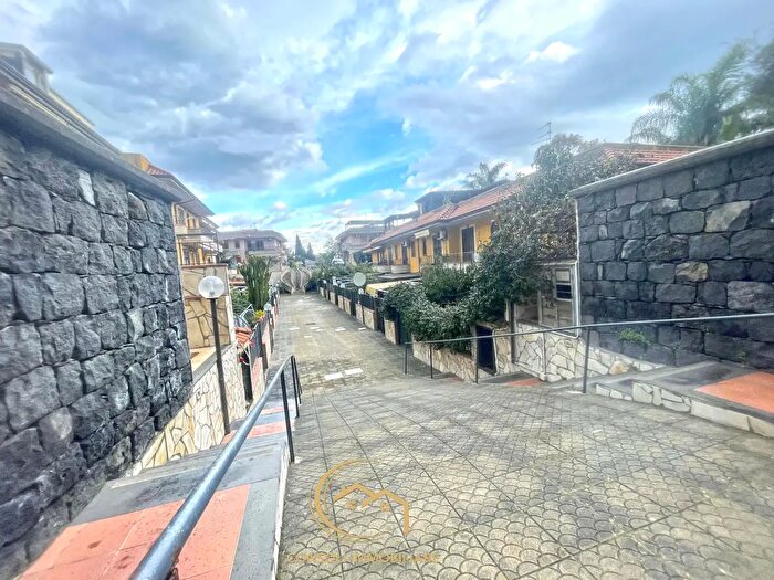 Appartamento quadrilocale in vendita in Via San Anna, Mascali