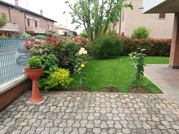 Casa con 7 locali in vendita in Sala Bolognese