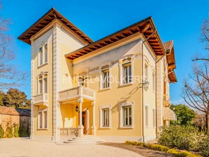 Appartamento trilocale in affitto in Via Maggio, Montebelluna