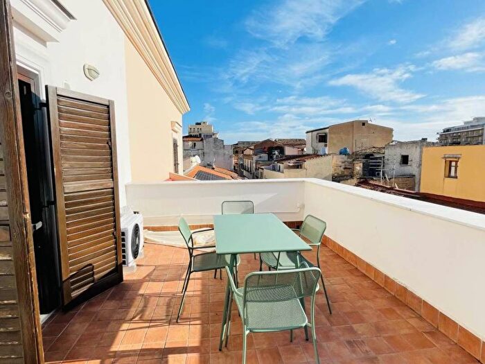 Appartamento trilocale in affitto in Via delle Pergole, Cassaro, Palermo