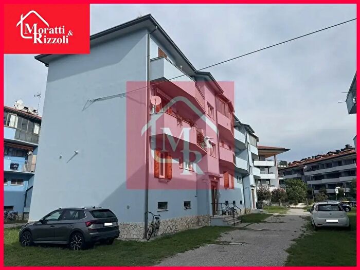 Appartamento trilocale in affitto in Via Pisa, Grado