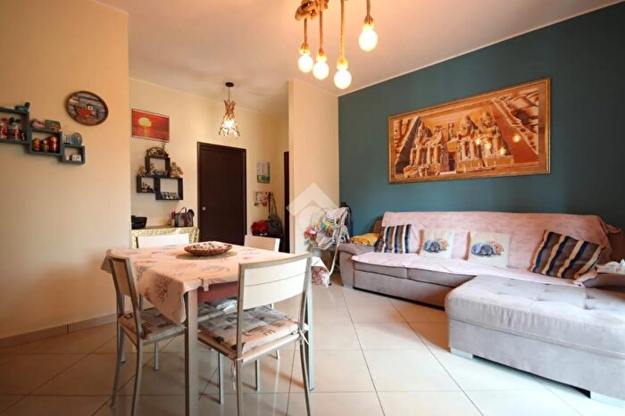 Appartamento trilocale in vendita in Via dei Mille, Barzano