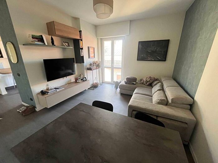 Appartamento trilocale in affitto in Via Roma, Centro, Sesto Calende