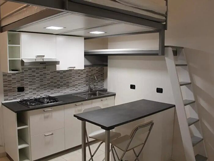 Appartamento monolocale in affitto in Via Trivulzio, Milano