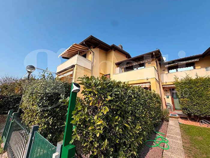 Case in Vendita e in Affitto - 2