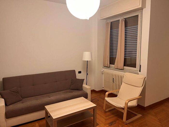 Appartamento bilocale in affitto in Via Ugo Bassi, Isola, Milano