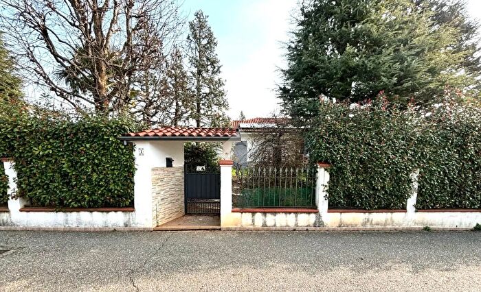 Casa quadrilocale in vendita in Via Segrino, Camparada