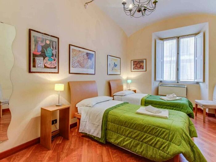 Appartamento con 5 locali in affitto in Via Germanico, Prati, Roma