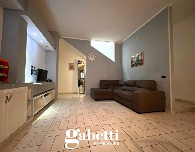 Casa con 5 locali in vendita in Via Conte Nicola Sanniti, Calvi Risorta